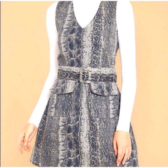 Judith March Dresses & Skirts - Judith March Gray Snakeprint Sleeveless Dress
